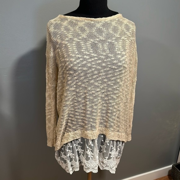 Umgee Sweaters - 🔥Umgee USA 🌸 cold shoulder layered lace knit sweater Sm